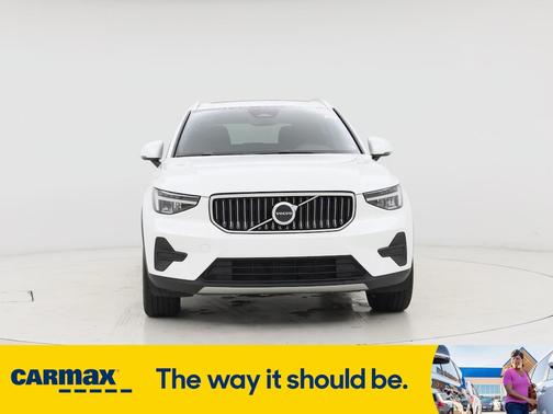 2025 Volvo XC40 B5 Core Bright Theme
