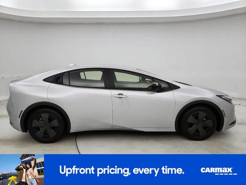 2025 Toyota Prius LE