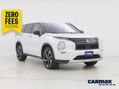 Gray 2024 Mitsubishi Outlander SE Black Edition