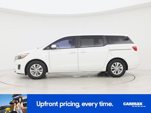 White 2017 Kia Sedona LX