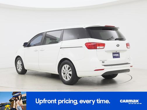 White 2017 Kia Sedona LX
