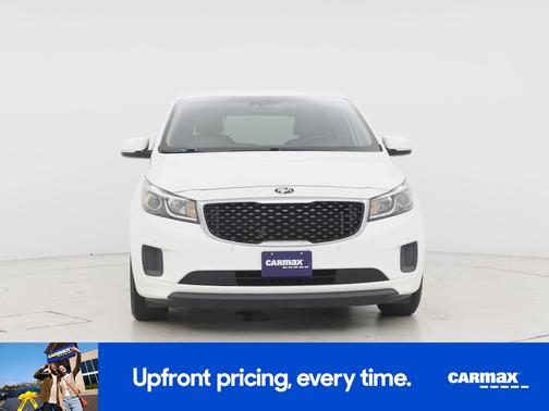 White 2017 Kia Sedona LX