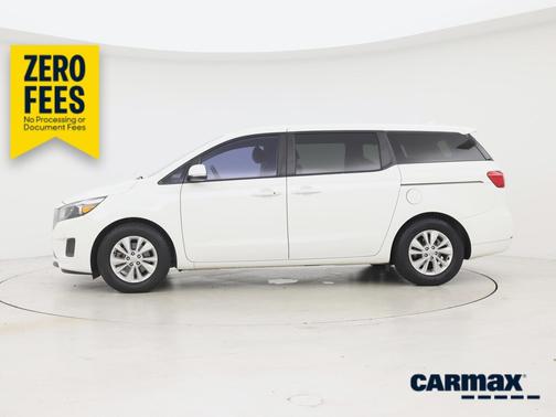 White 2017 Kia Sedona LX