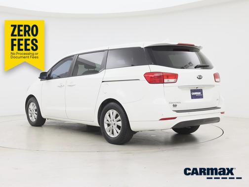 White 2017 Kia Sedona LX