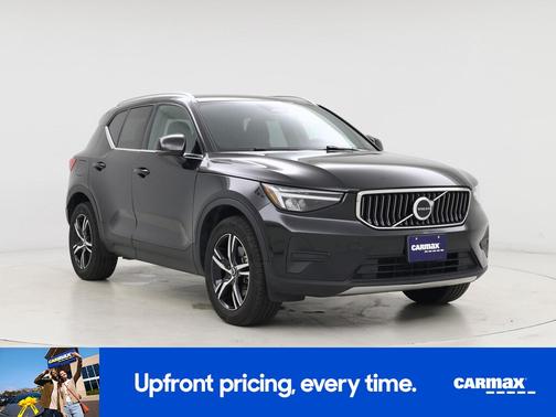 2025 Volvo XC40 B5 Core Bright Theme