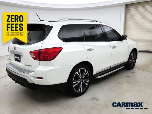 White 2018 Nissan Pathfinder Platinum