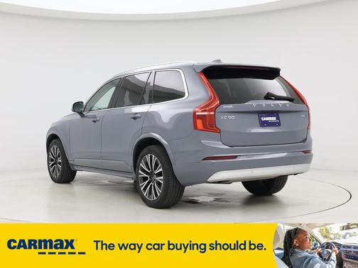 2022 Volvo XC90 T5 Momentum