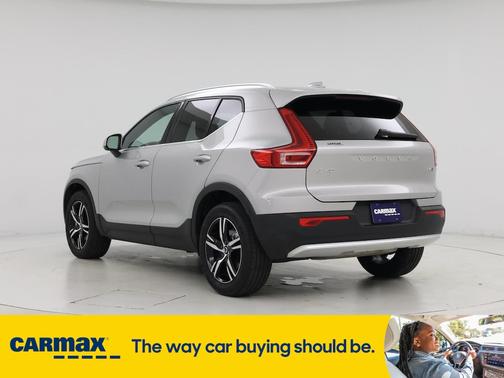2025 Volvo XC40 B5 Core Bright Theme
