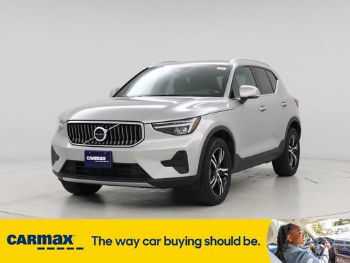 2025 Volvo XC40 B5 Core Bright Theme