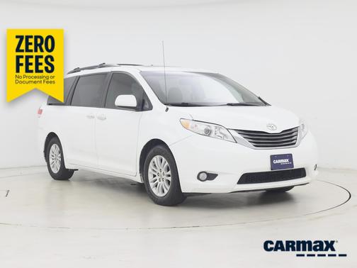 White 2014 Toyota Sienna XLE