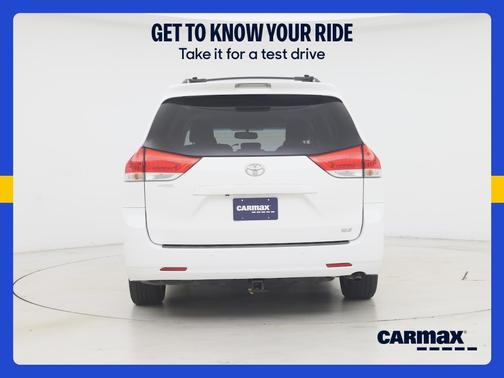 White 2014 Toyota Sienna XLE