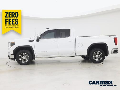 White 2025 GMC Sierra 1500 SLE