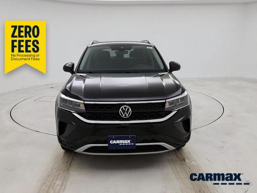 Black 2024 Volkswagen Taos SE