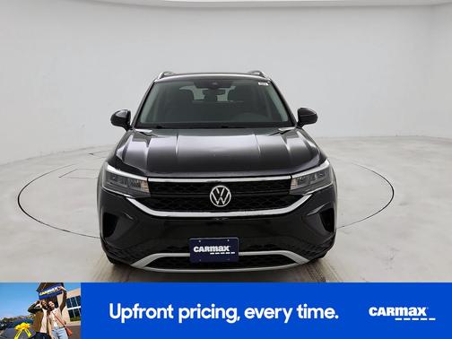 Black 2024 Volkswagen Taos SE