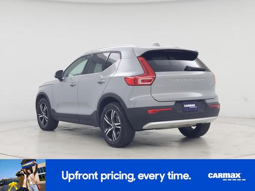 2025 Volvo XC40 B5 Core Bright Theme