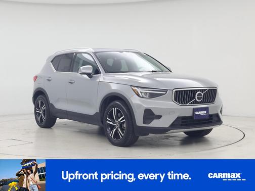2025 Volvo XC40 B5 Core Bright Theme