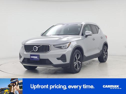 2025 Volvo XC40 B5 Core Bright Theme