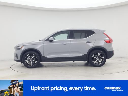 2025 Volvo XC40 B5 Core Bright Theme