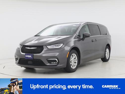 Gray 2023 Chrysler Pacifica Touring L