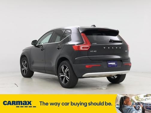 2025 Volvo XC40 B5 Core Bright Theme
