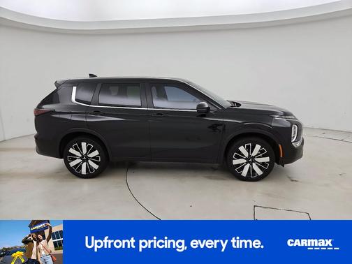 Black 2025 Mitsubishi Outlander SE