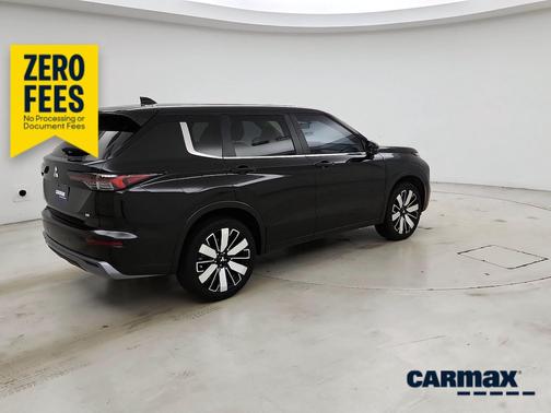Black 2025 Mitsubishi Outlander SE