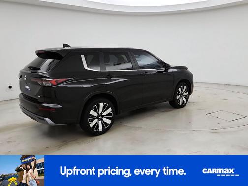 Black 2025 Mitsubishi Outlander SE