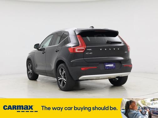 2025 Volvo XC40 B5 Core Bright Theme
