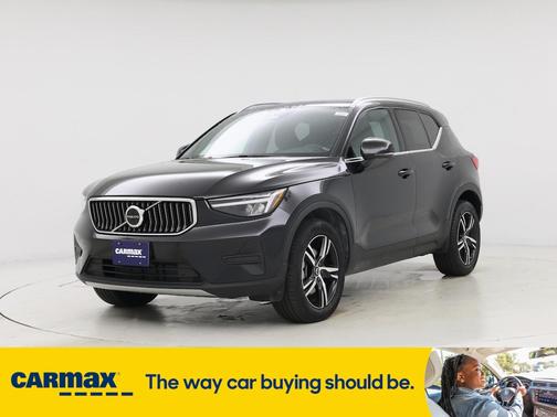 2025 Volvo XC40 B5 Core Bright Theme