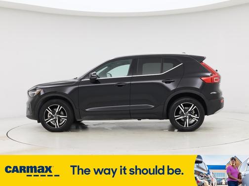 2025 Volvo XC40 B5 Core Bright Theme