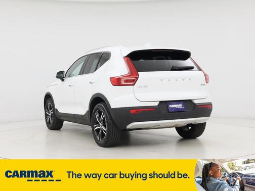 2025 Volvo XC40 B5 Core Bright Theme