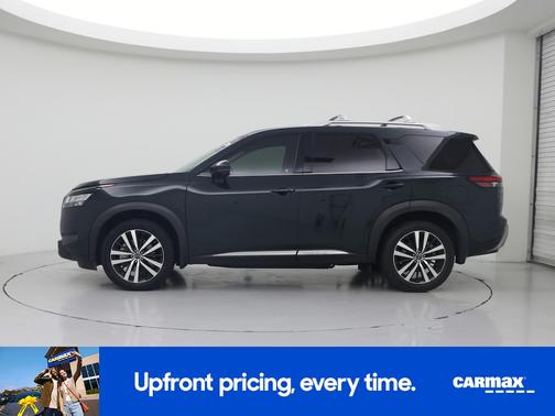 Green 2024 Nissan Pathfinder Platinum