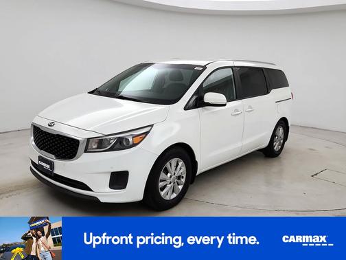 White 2017 Kia Sedona LX