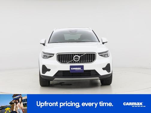 2025 Volvo XC40 B5 Core Bright Theme