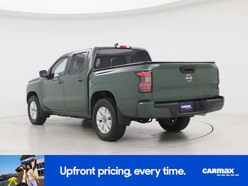 Green 2022 Nissan Frontier SV