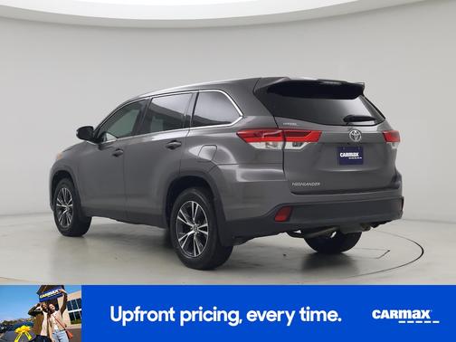 Gray 2019 Toyota Highlander LE