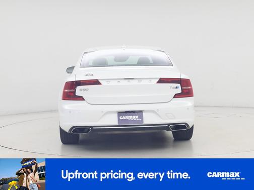 White 2017 Volvo S90 T6 Momentum