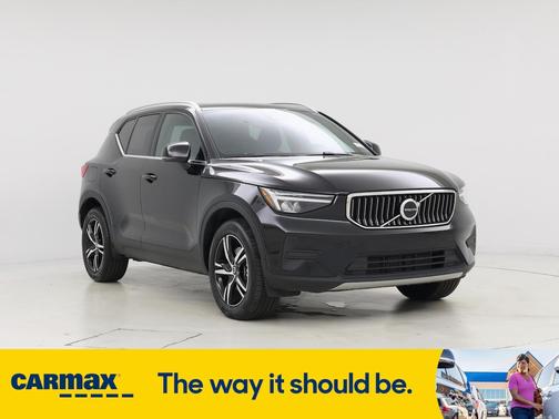 2025 Volvo XC40 B5 Core Bright Theme