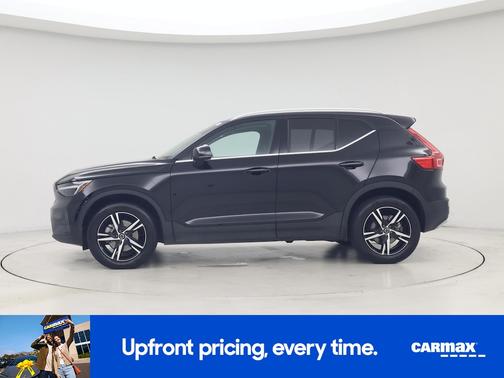 2025 Volvo XC40 B5 Core Bright Theme