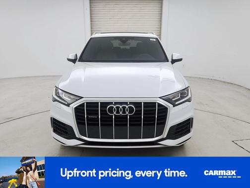 White 2023 Audi Q7 Premium