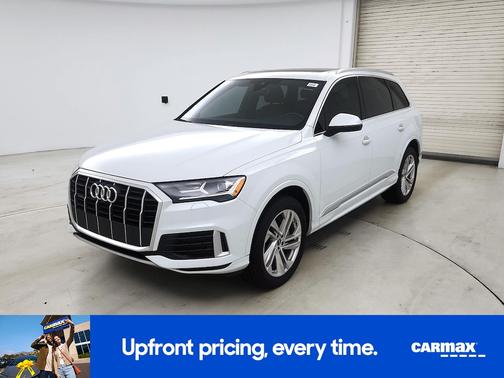 White 2023 Audi Q7 Premium