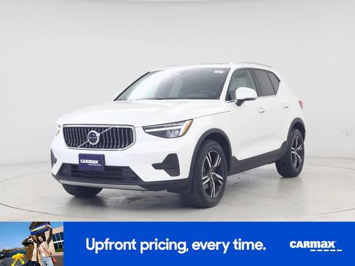 2025 Volvo XC40 B5 Core Bright Theme