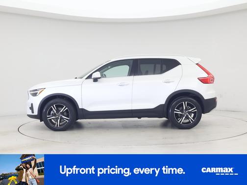 2025 Volvo XC40 B5 Core Bright Theme