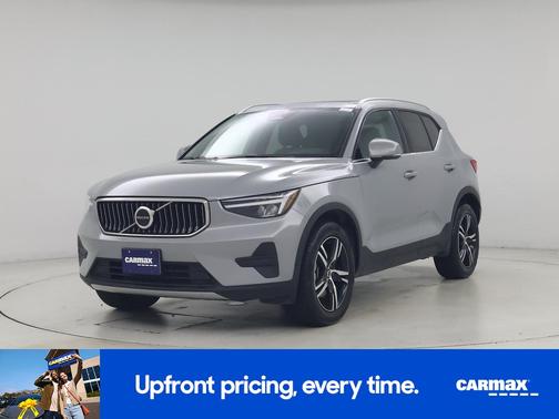 2025 Volvo XC40 B5 Core Bright Theme