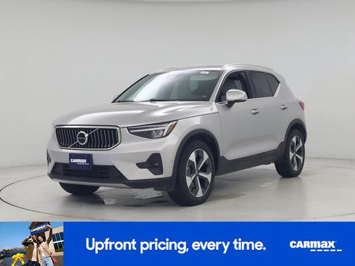 2023 Volvo XC40 B5 Plus Bright Theme