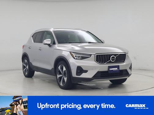 2023 Volvo XC40 B5 Plus Bright Theme