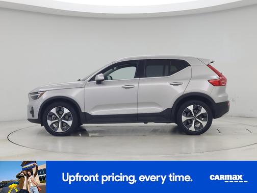 2023 Volvo XC40 B5 Plus Bright Theme
