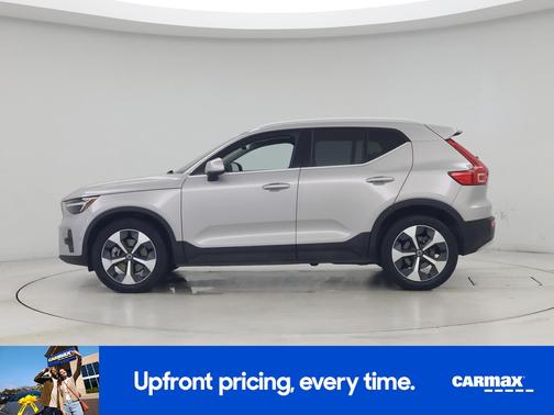 2023 Volvo XC40 B5 Plus Bright Theme