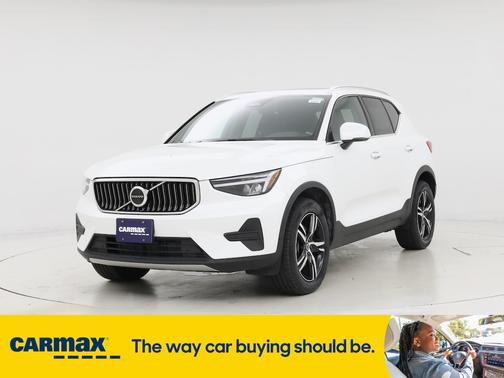 2025 Volvo XC40 B5 Core Bright Theme