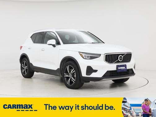 2025 Volvo XC40 B5 Core Bright Theme